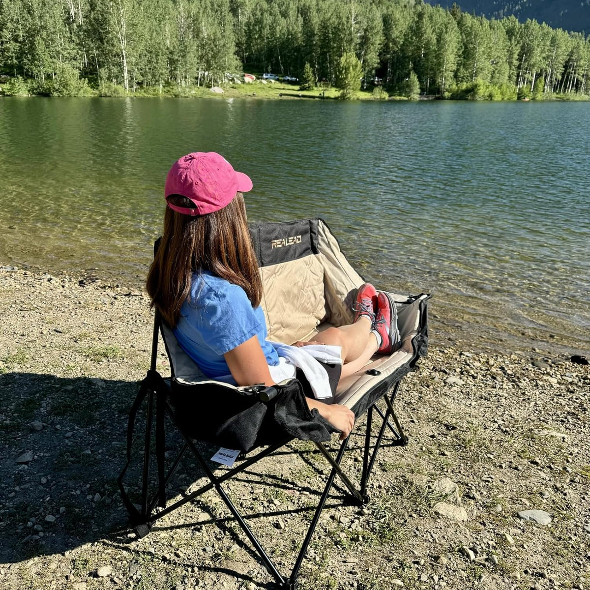 Double camping chair - Large-sized adult camping couple seat cushion suitable for two people. 650 pounds load-bearing capacity - Heavy-duty foldable camping chair, equipped with a cooling bag, suitable for outdoor activities and beach use.